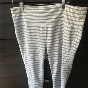 Women’s Plus Athleta Capri